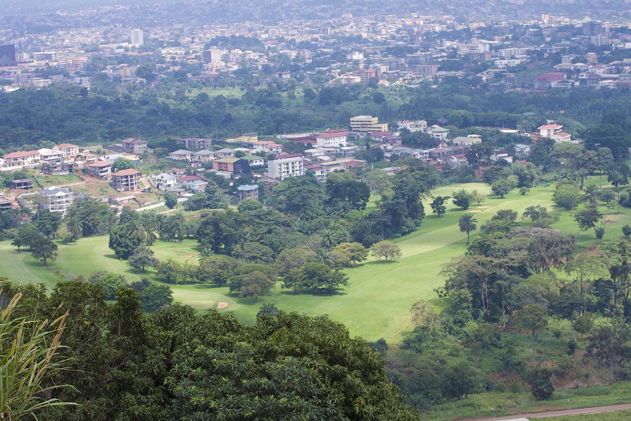 ホテル モント フィービー Yaoundé エクステリア 写真