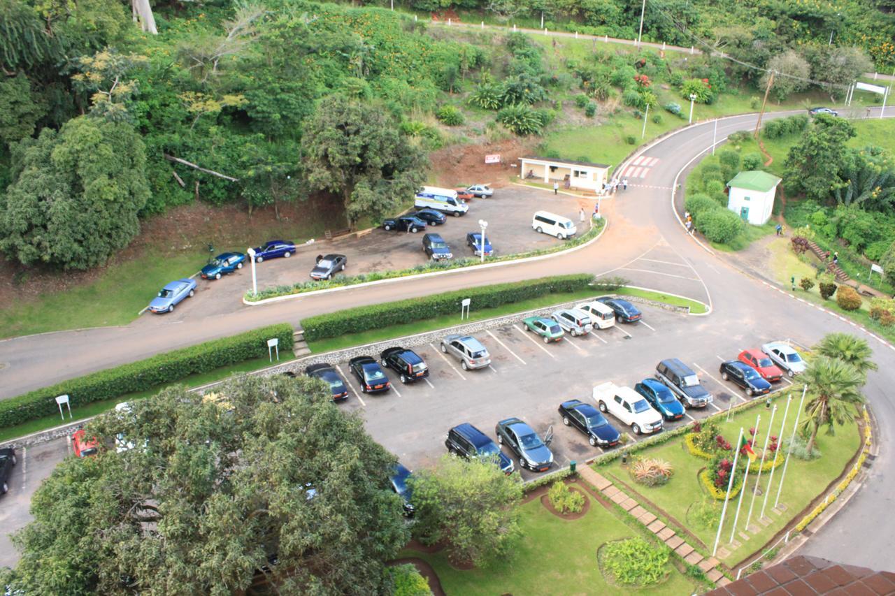 ホテル モント フィービー Yaoundé エクステリア 写真