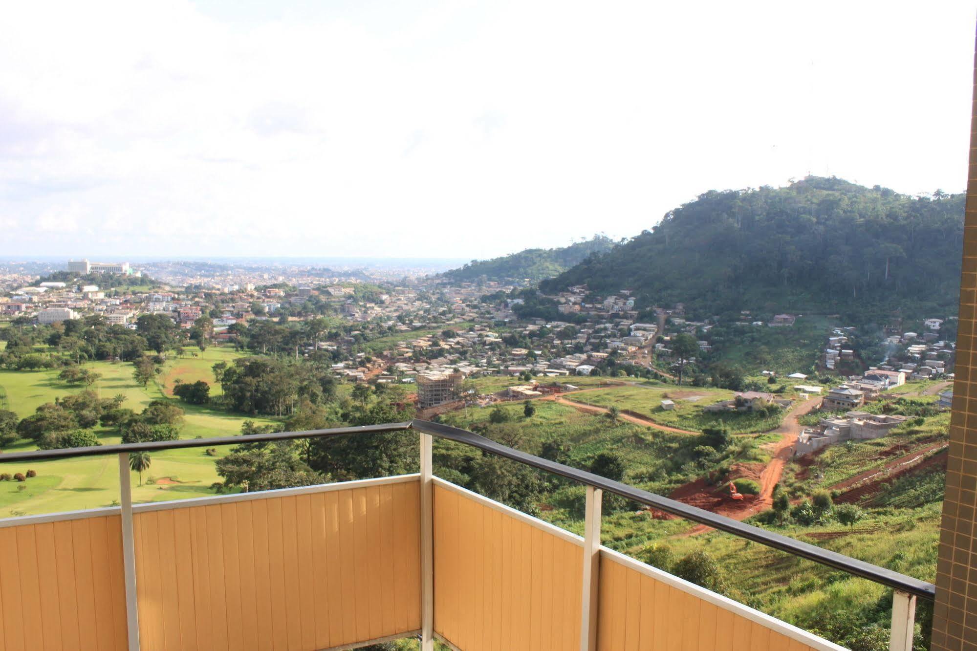 ホテル モント フィービー Yaoundé エクステリア 写真