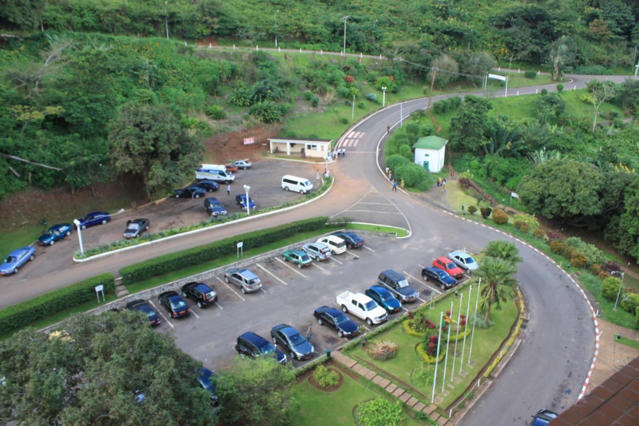 ホテル モント フィービー Yaoundé エクステリア 写真